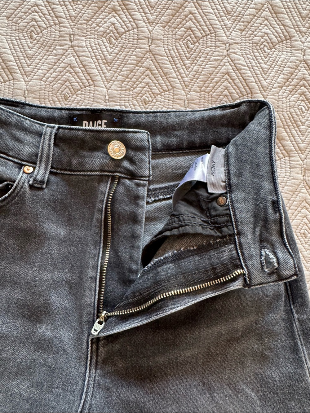 PAIGE Anessa Petite Wide Leg high Rise Raw Hem In Black Lotus Wash Jean Size 26 - Picture 9 of 16